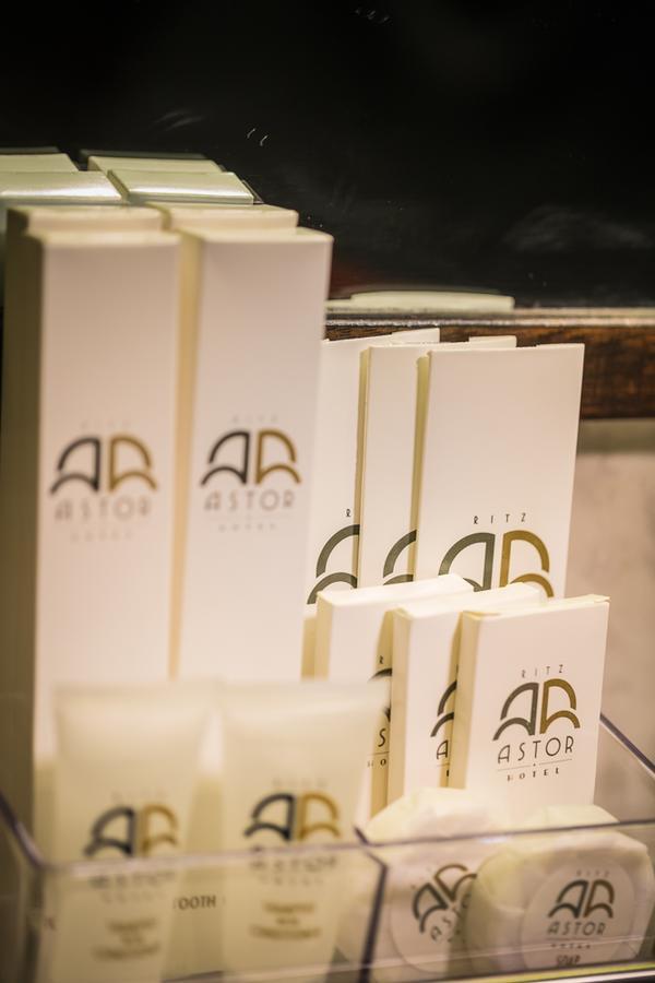 Ritz Astor Hotel Makati City Exterior foto